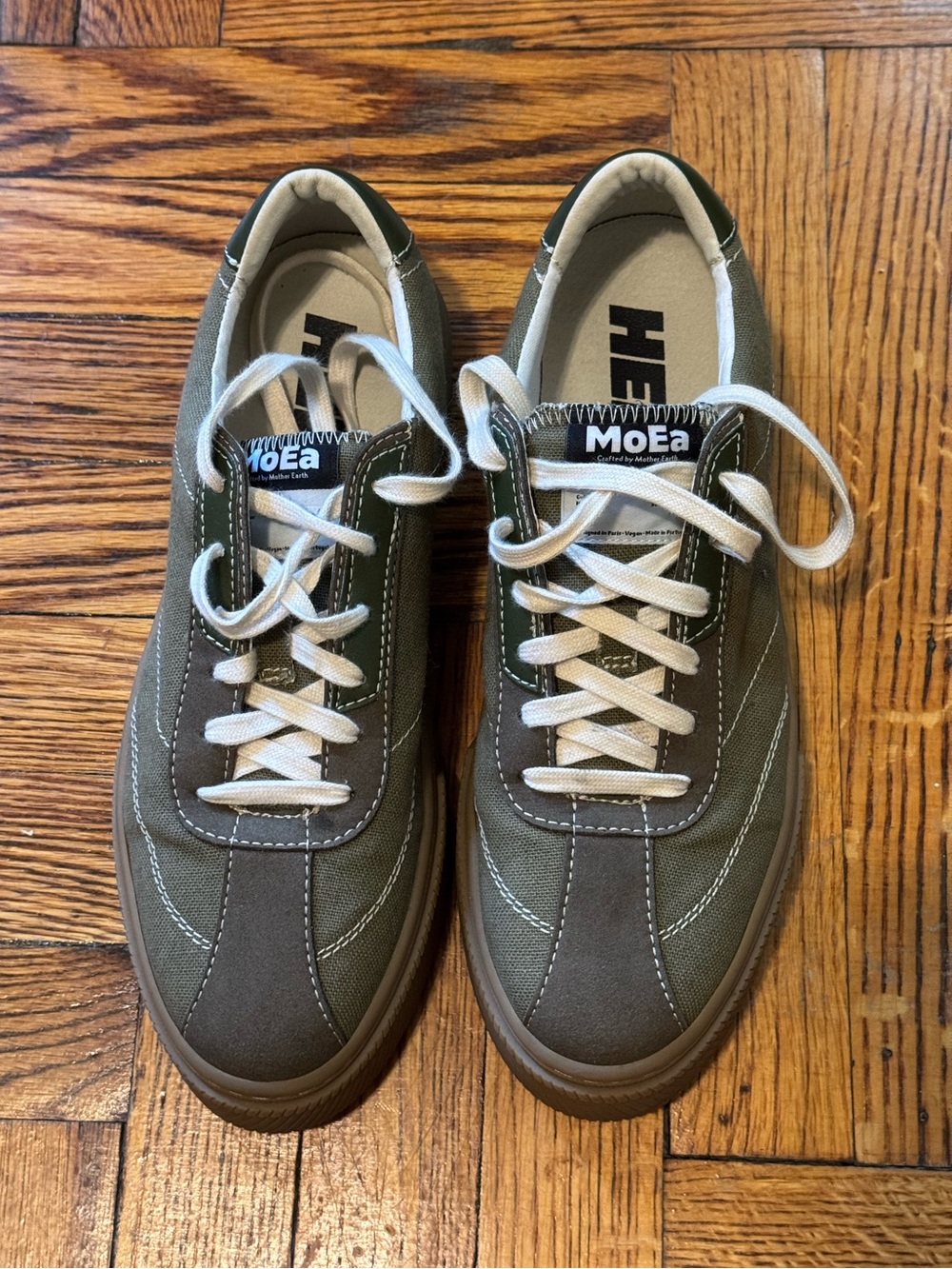 Like new MoEa  Gen4 Men’s Vegan Sneakers size 44